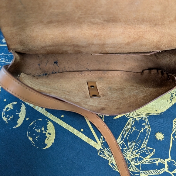 Mimi Berry of London Tan Peggy Leather Crossbody - Picture 10 of 11